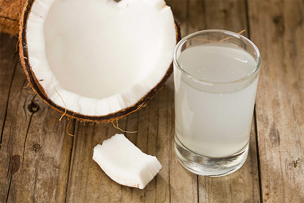 De gynnsamma egenskaperna hos kokosnötvatten