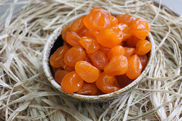 Výhody a poškození sušeného kumquatu