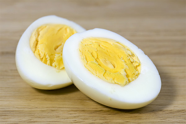 Dommages et contre-indications pour les œufs durs