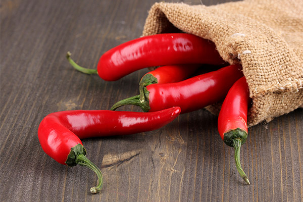 Výhody a poškození červené papriky